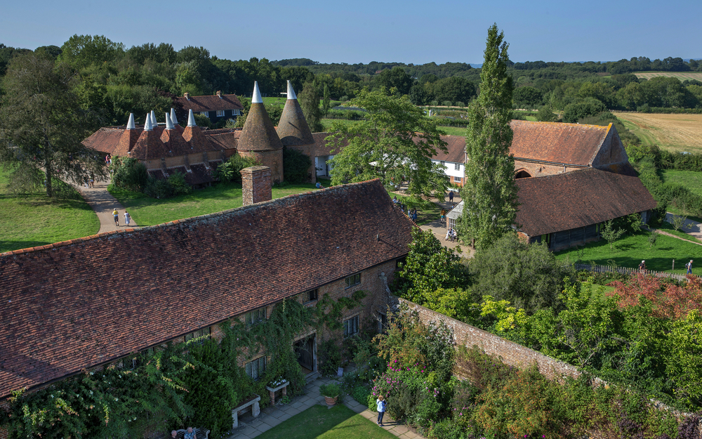 Sissinghurst Castle, Biddenden Road, Cranbrook, Kent. Vita Sackville-West. Harold Nicolson. Gardens Aerial view from the tower. Great Brittain.Engaland.
