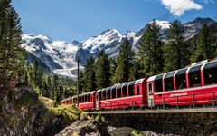 Bernina Express bei Morteratsch