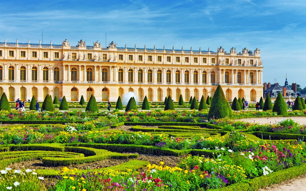 Parkanlage vor der königlichen Residenz in Versailles