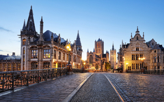 Belgiens historische Stadt Gent bei Sonnenuntergang