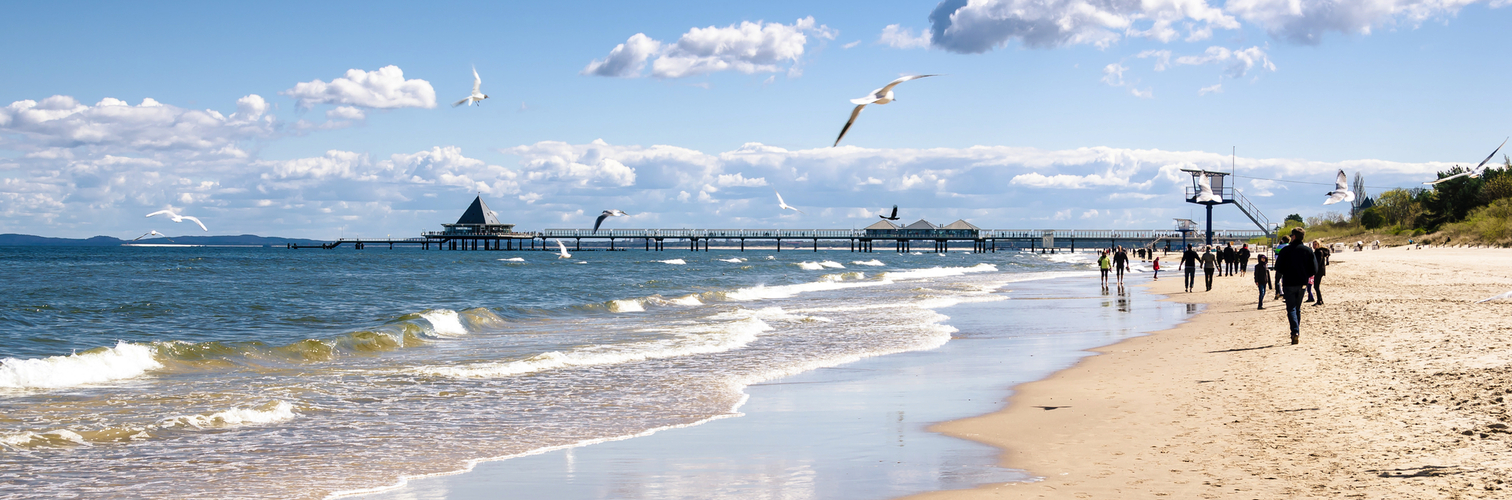 Strandblick zur Seebrücke Heringsdorf auf Usedom, Deutschland