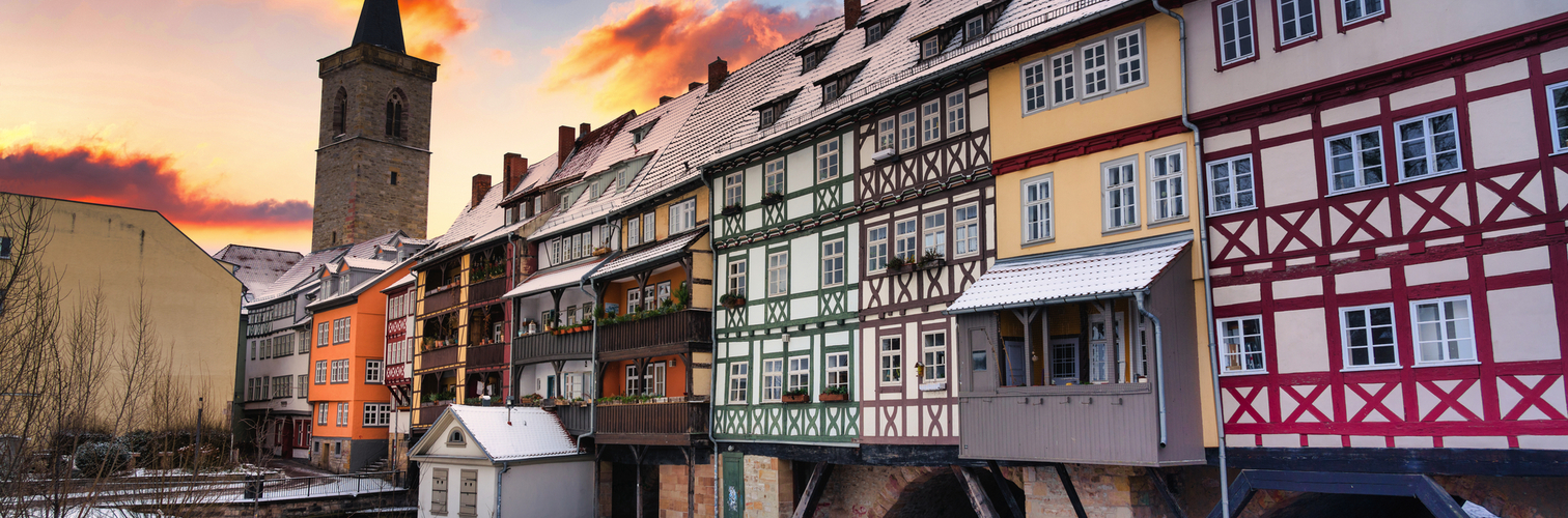 Erfurter Altstadt mit der berühmten Krämerbrücke in Thüringen, Deutschland