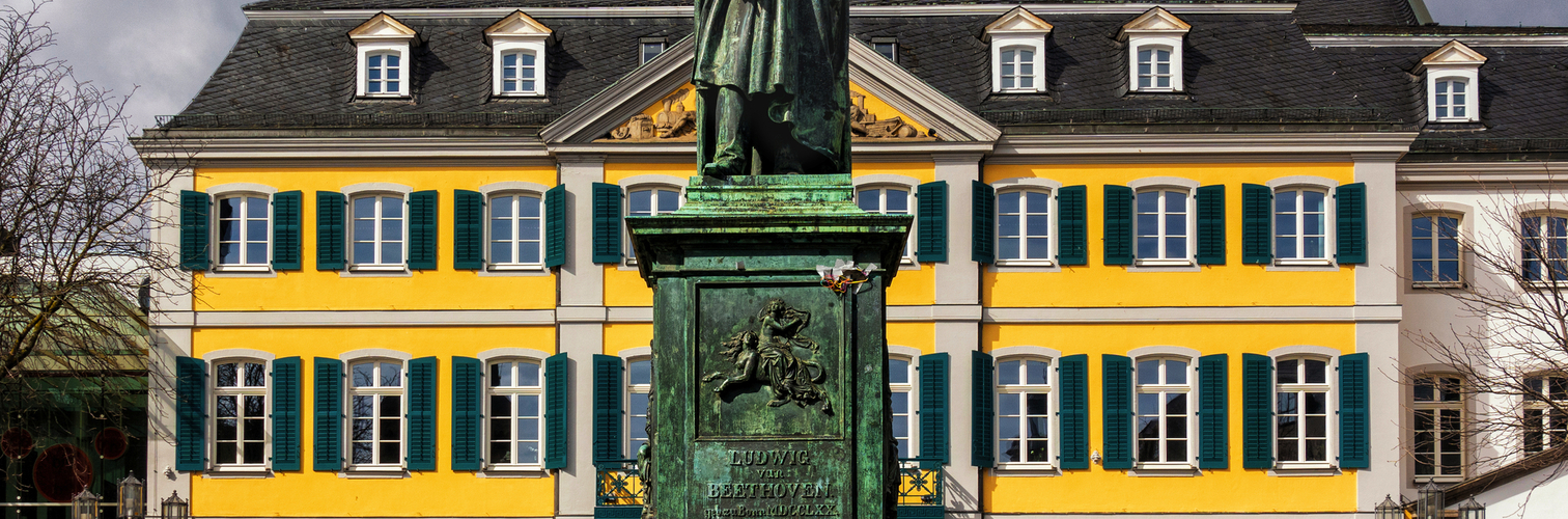 Ludwig van Beethovens Denkmal auf dem Bonner Münsterplatz