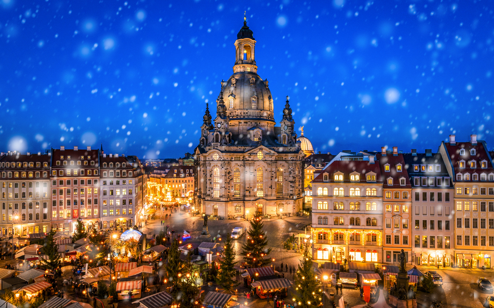 Weihnachtsmarkt auf dem Neumarkt in Dresden, Deutschland