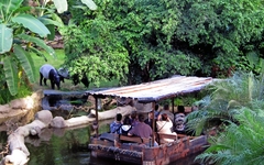 Leipzig Zoo: Bootsfahrt auf dem Urwaldfluss Gamanil